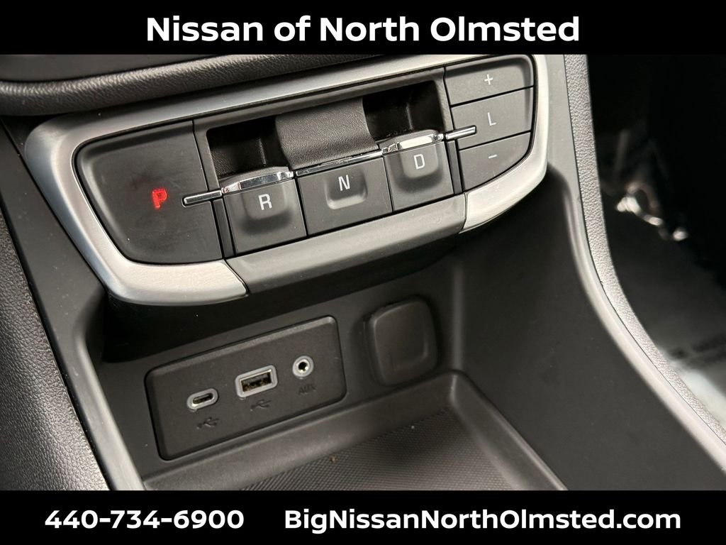 Used 2024 Ebony Twilight Metallic GMC SLE image 20