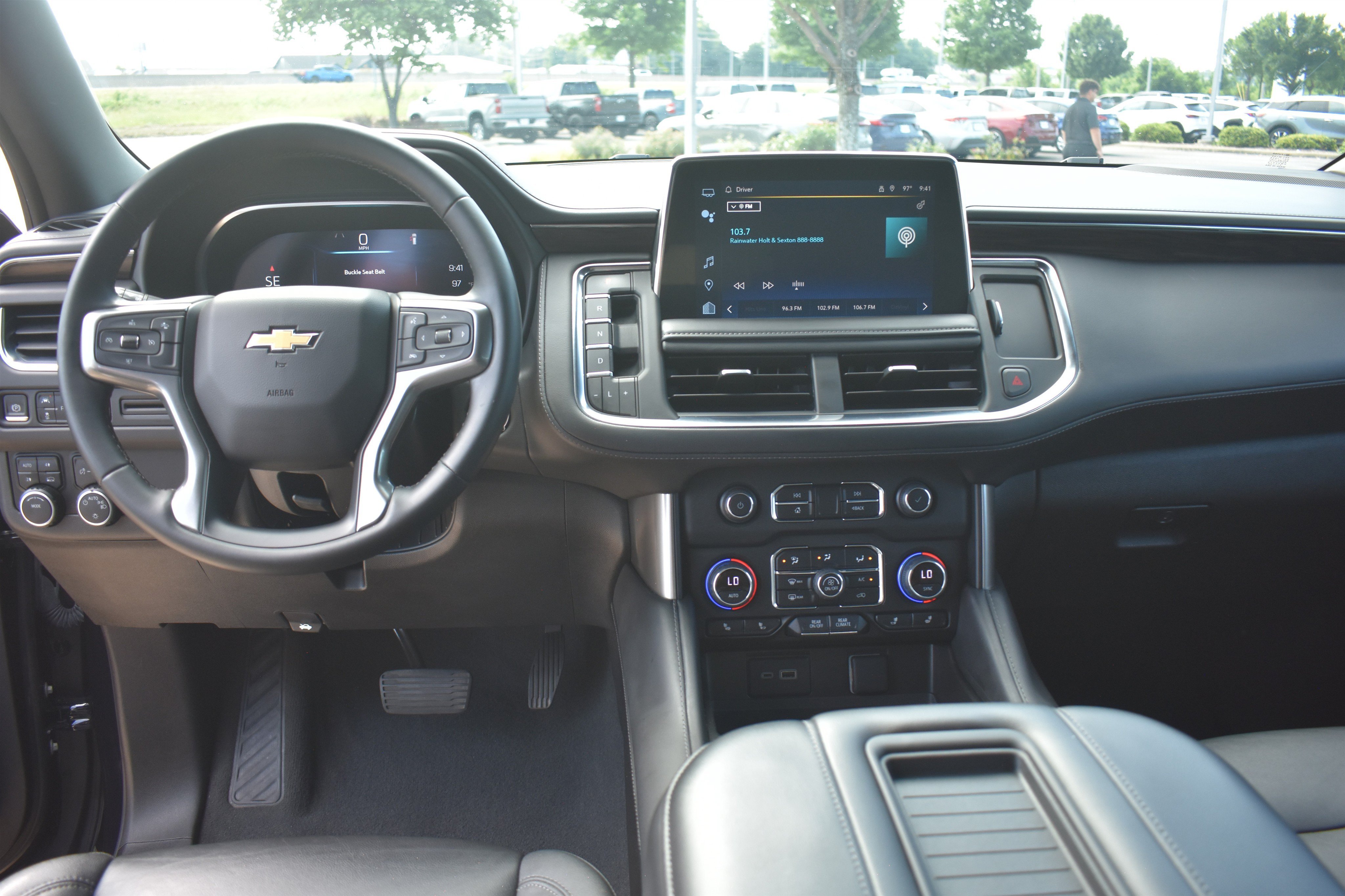 2023 Chevrolet Suburban LT - Photo 19
