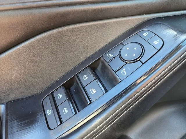 Used 2025 Beige/tan Nissan SV image 36