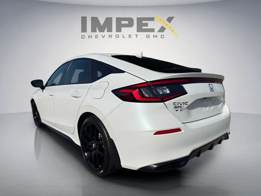 Used 2025  Honda Sport image 3