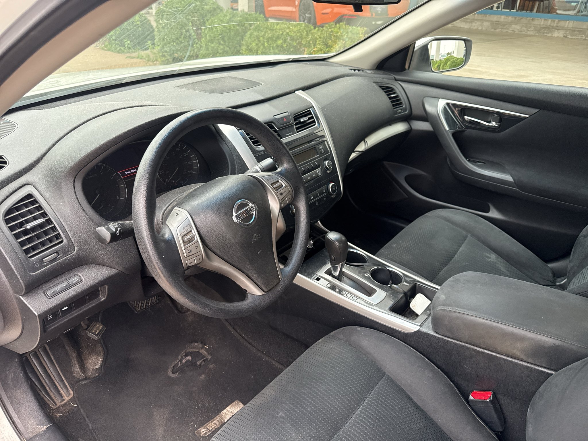 Used 2014 Pearl White Nissan 2.5 S image 2