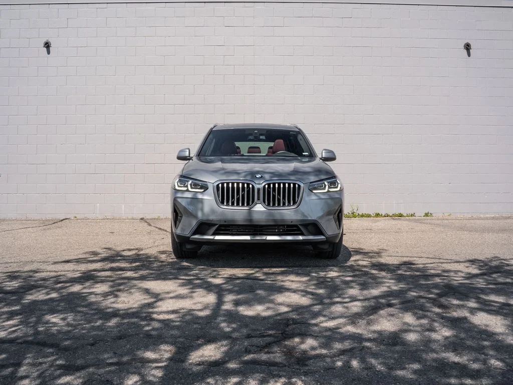 Used 2024 Gray Metallic BMW xDrive30i image 10