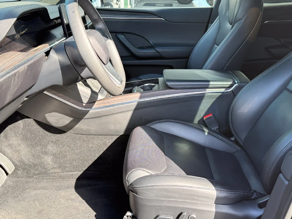 Used 2024  Tesla NA image 23