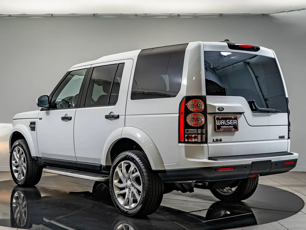 Used 2016 White Land Rover HSE image 7