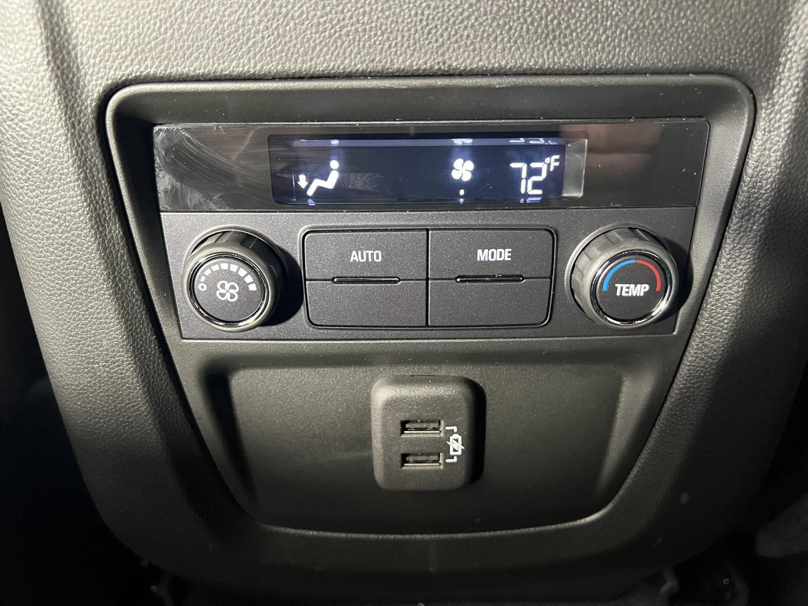 Used 2024 Summit White Buick Essence image 17