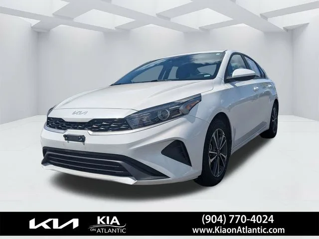 Used 2024 White Kia LXS image 7