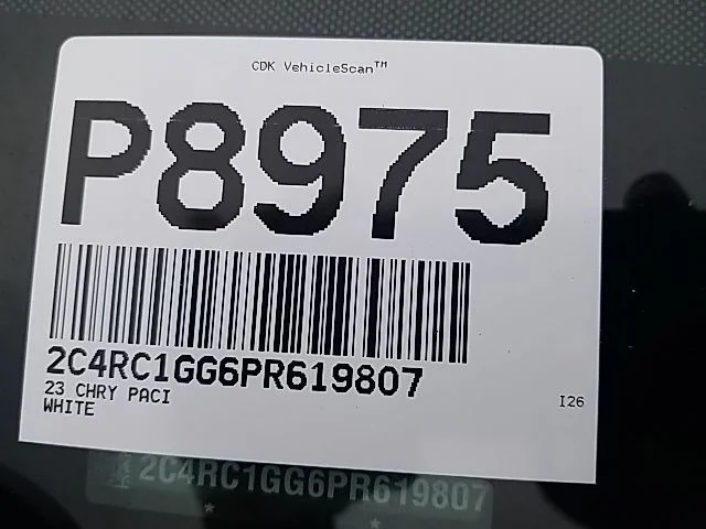 Used 2023 White Chrysler Limited image 30
