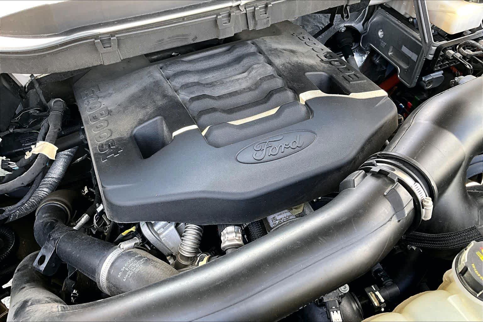 Used 2023 Avalanche Gray Ford XLT image 31