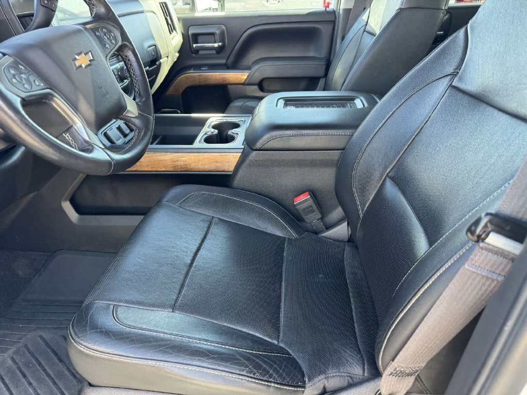 Used 2017 Summit White Chevrolet LTZ image 19