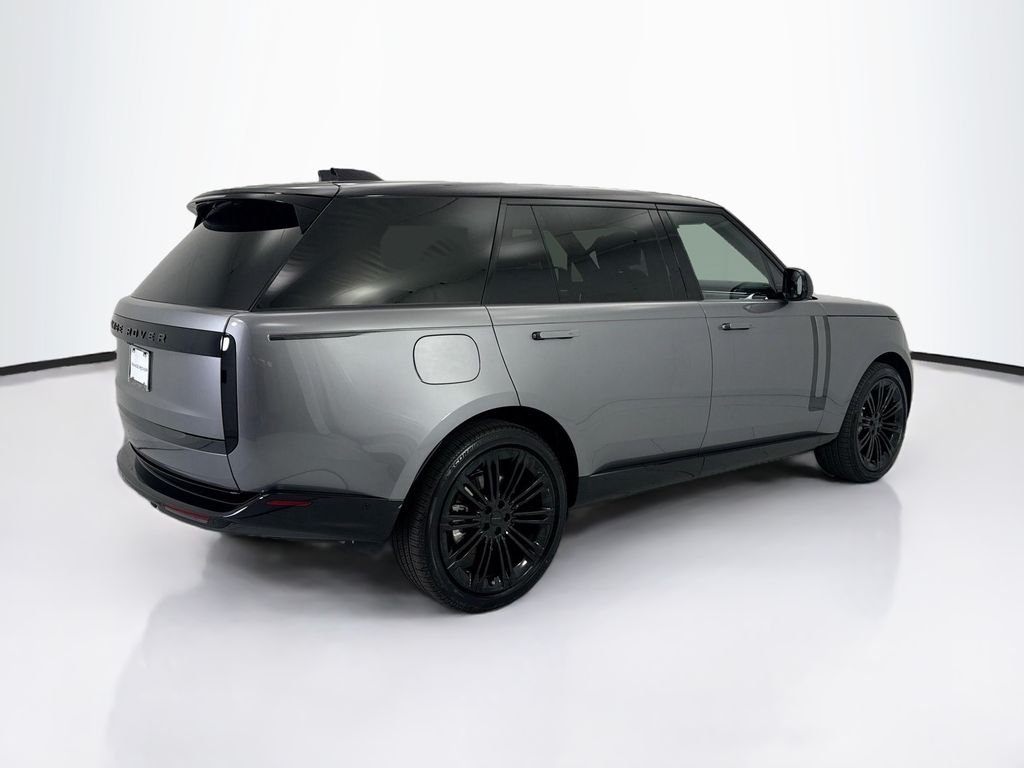 New 2026 Eiger Grey Land Rover SE image 5