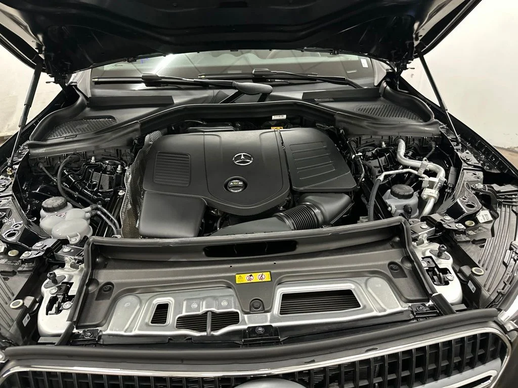 New 2026 Black Mercedes-Benz GLC 300 image 12