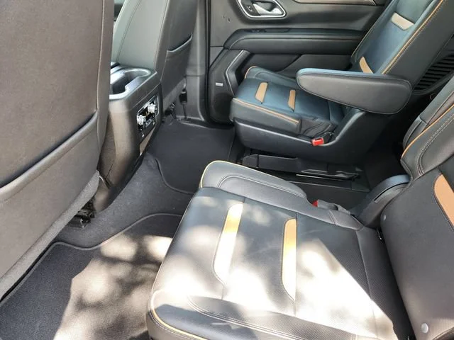 Used 2023 TITANIUM RUSH METALLIC GMC AT4 image 30