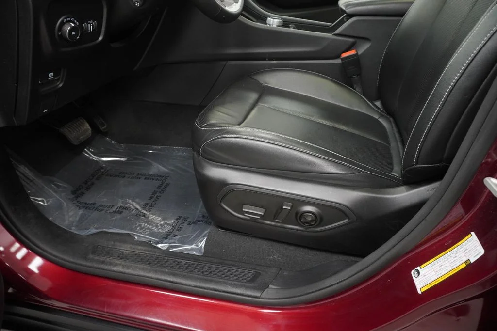 Used 2024 Red Jeep Limited image 43