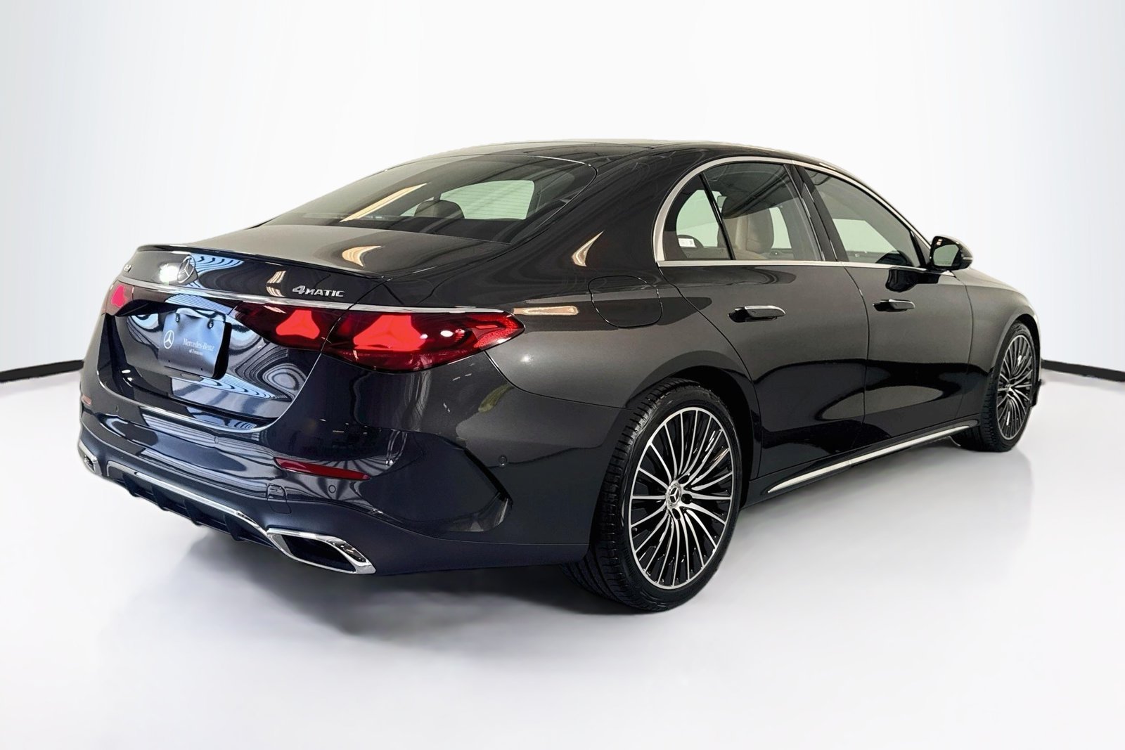 New 2027 Graphite Grey Metallic Mercedes-Benz E 450 image 5