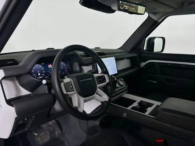 Certified Used 2025 Fuji White Land Rover S image 9