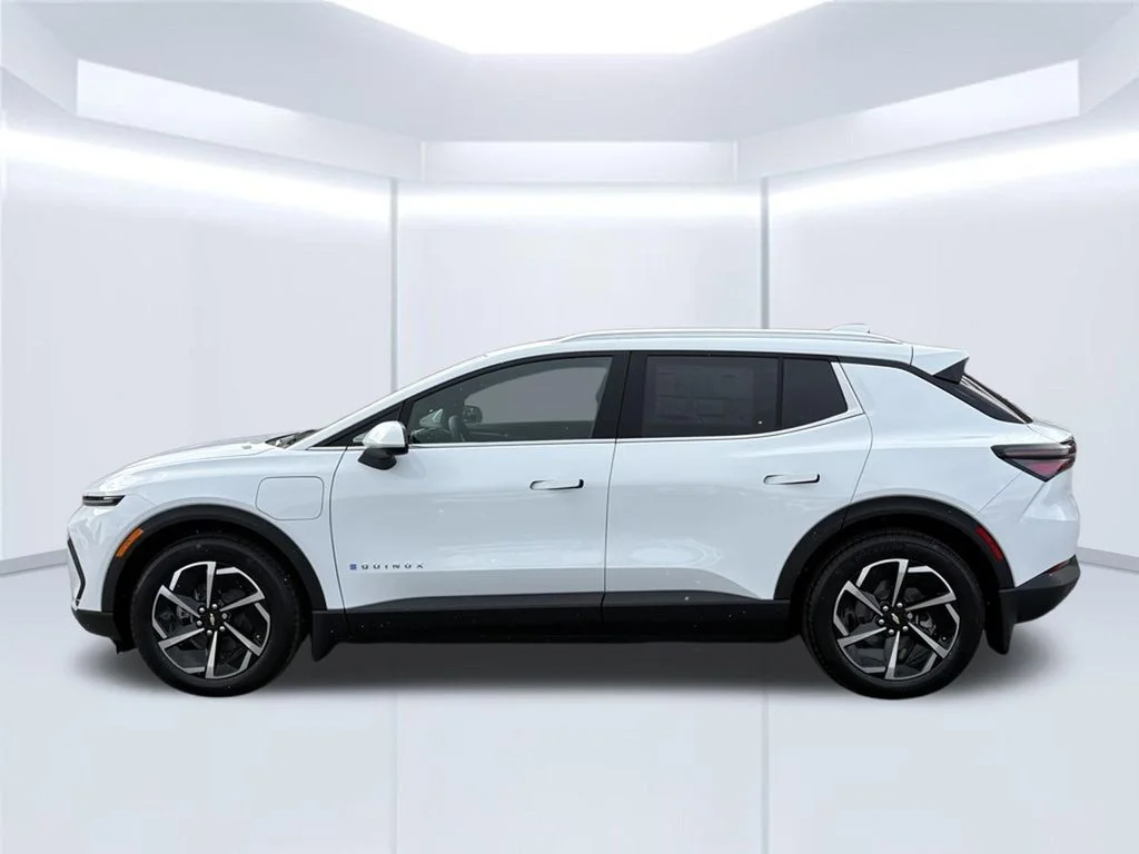 New 2026 White Chevrolet LT image 17