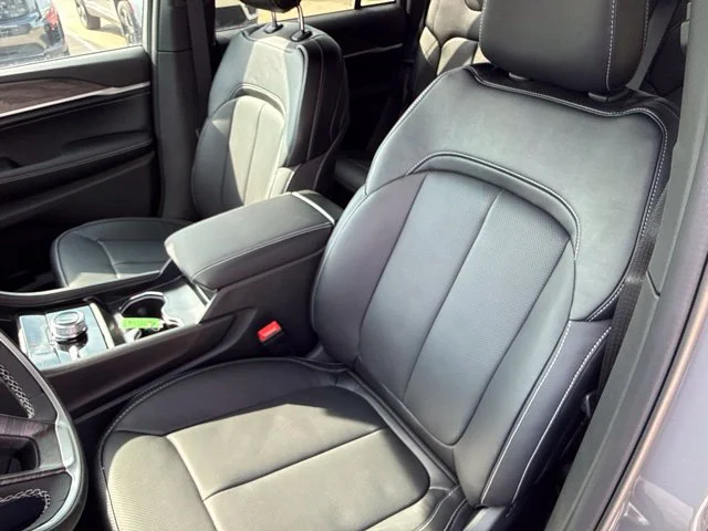 New 2027 Gray Jeep Limited Reserve image 16