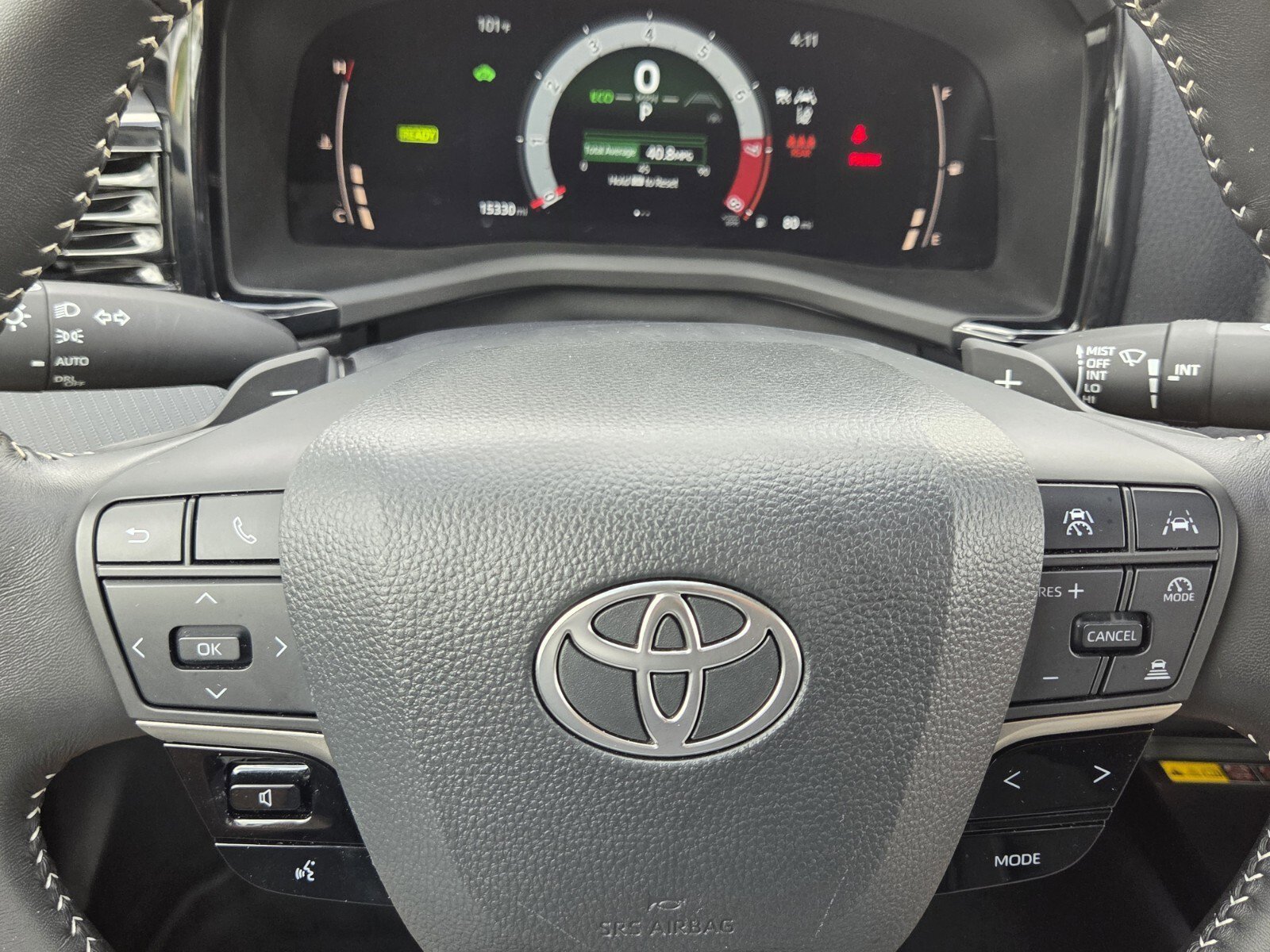 Used 2025 Ice Cap Toyota SE image 20