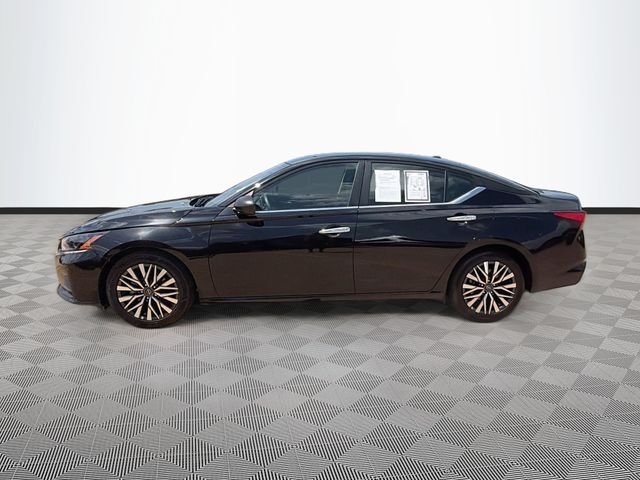 Used 2025 Black Nissan 2.5 SV image 4