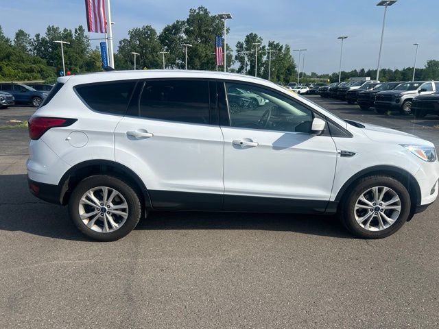 Used 2019 Oxford White Ford SE image 4