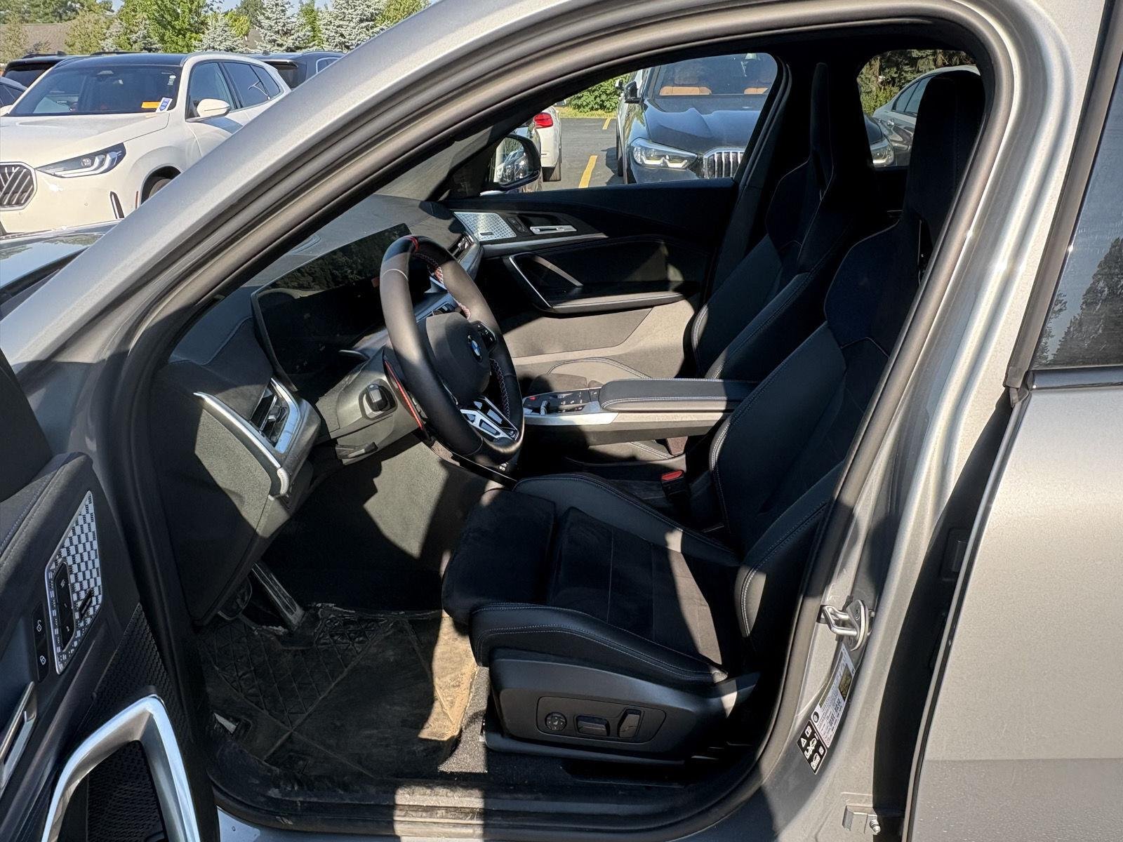 Used 2025 Skyscraper Grey Metallic BMW M35i image 6