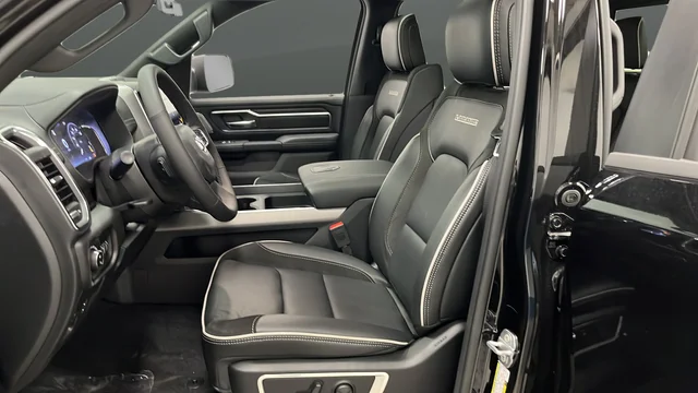 New 2026 Diamond Black Crystal Pearl-Coat Exterior Paint RAM Laramie image 9