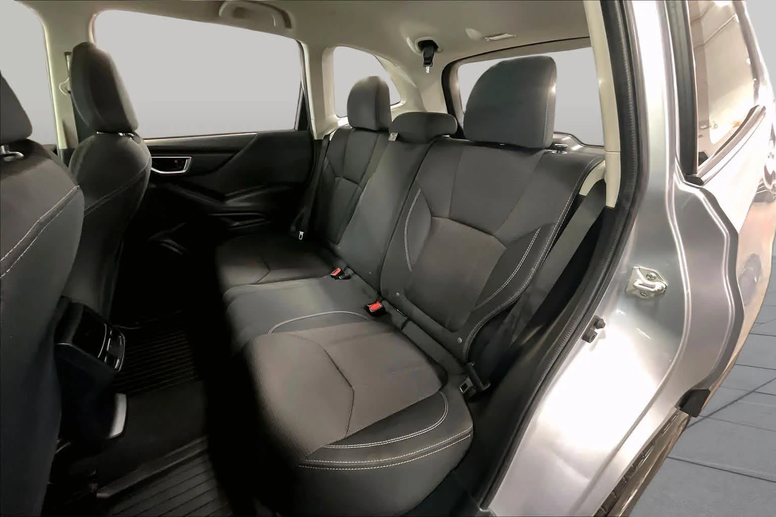 Used 2020 Ice Silver Metallic Subaru  image 20