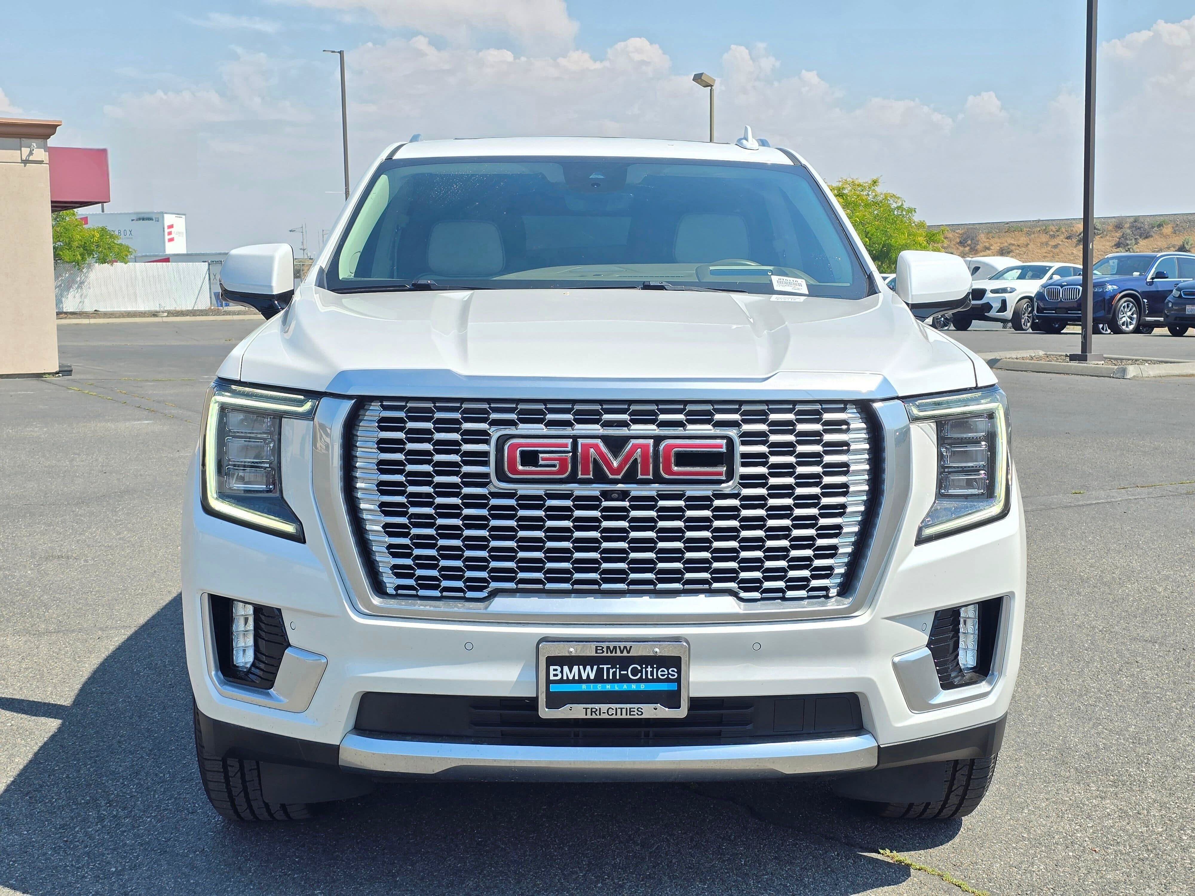 Used 2024 White Frost Tricoat GMC Denali image 6