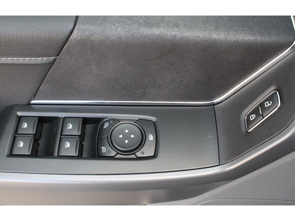 New 2026 Carbonized Gray Metallic Ford XLT image 4