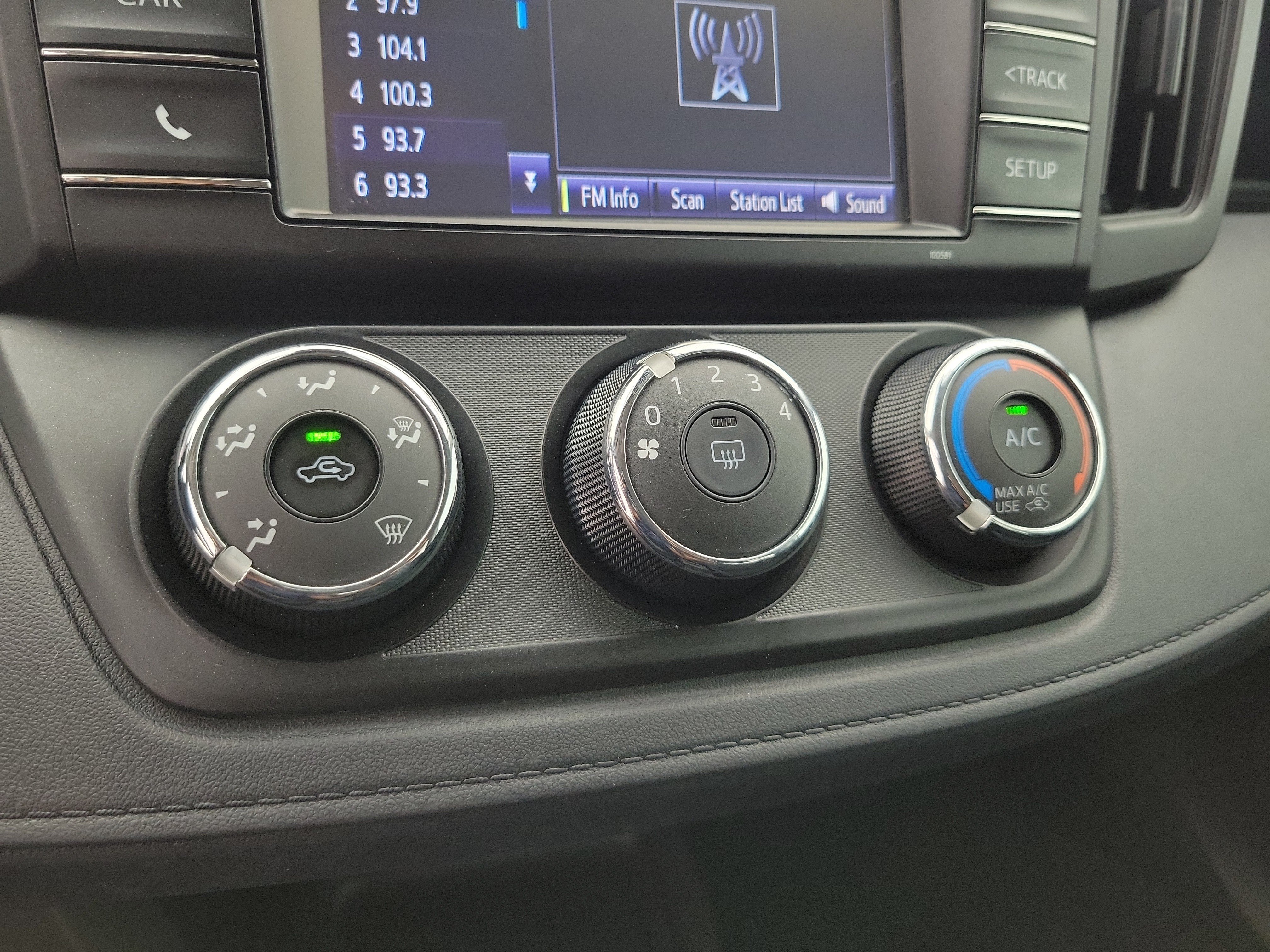 Used 2018 Super White Toyota LE image 29
