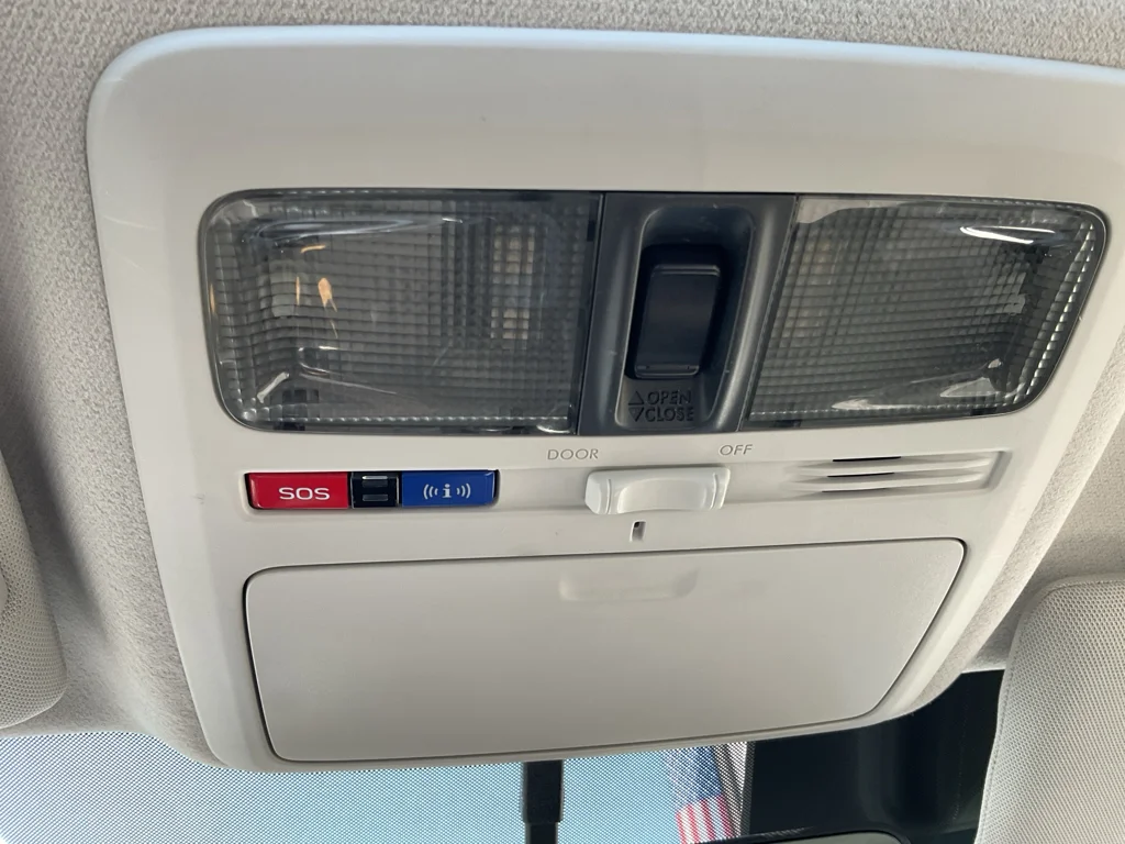 Used 2018 Ice Silver Metallic Subaru Limited image 28