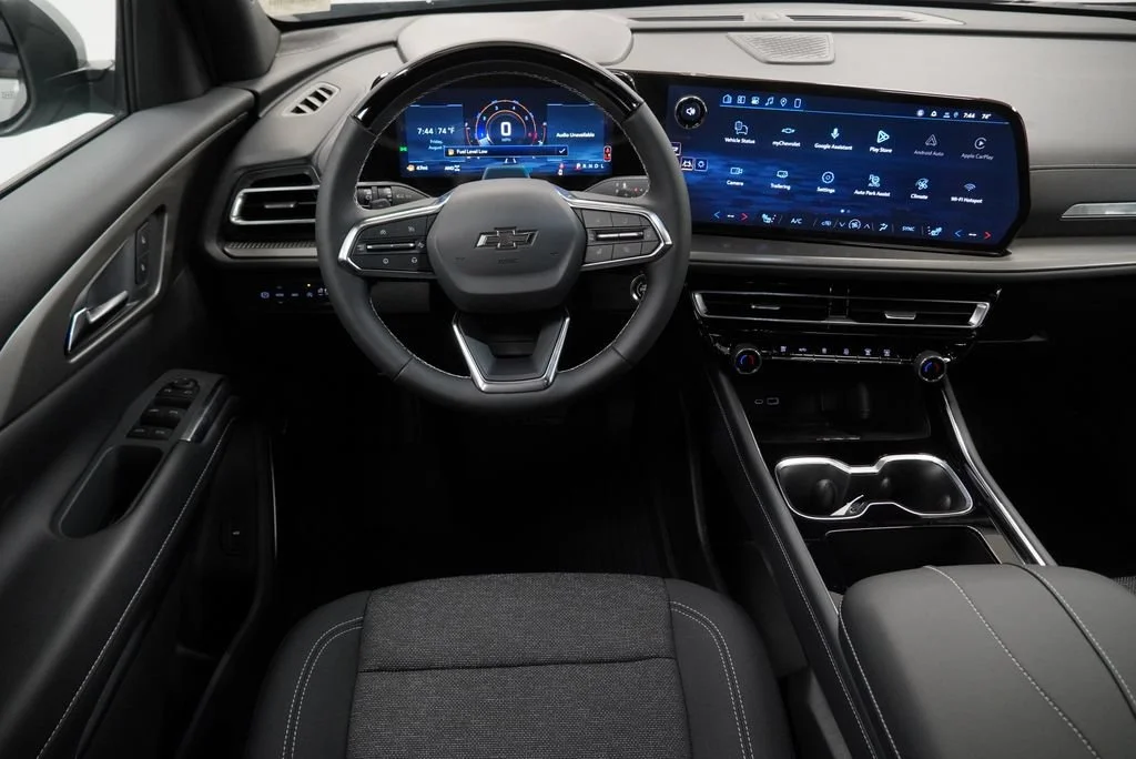 New 2027 Sterling Gray Metallic Chevrolet LT image 14