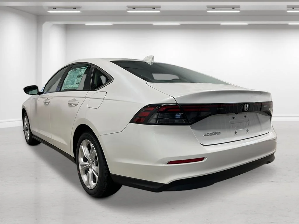 New 2026 Platinum White Pearl Honda LX image 3