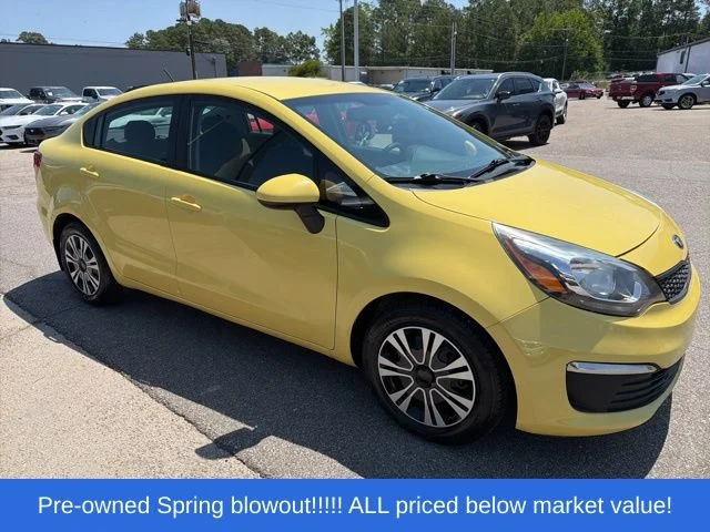 Used 2016 Yellow Kia LX image 17