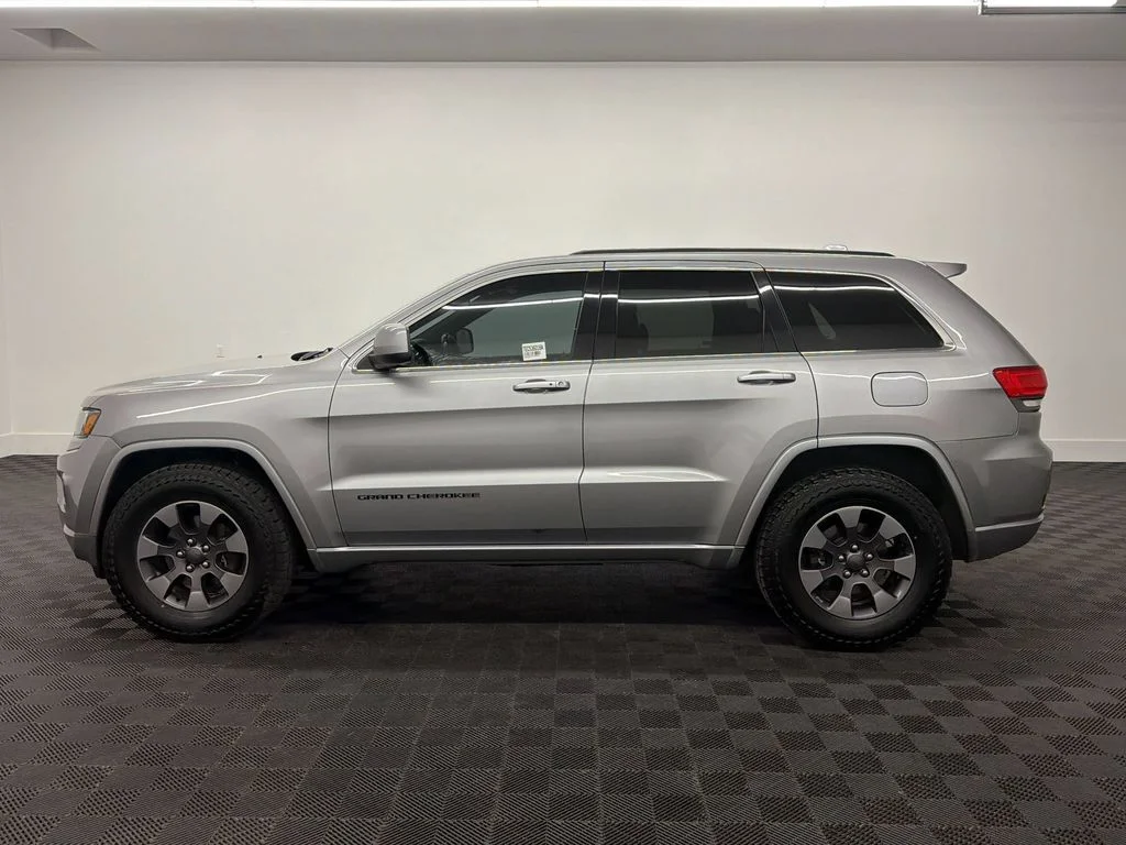 Used 2014 Billet Silver Metallic Clearcoat Jeep Altitude image 2