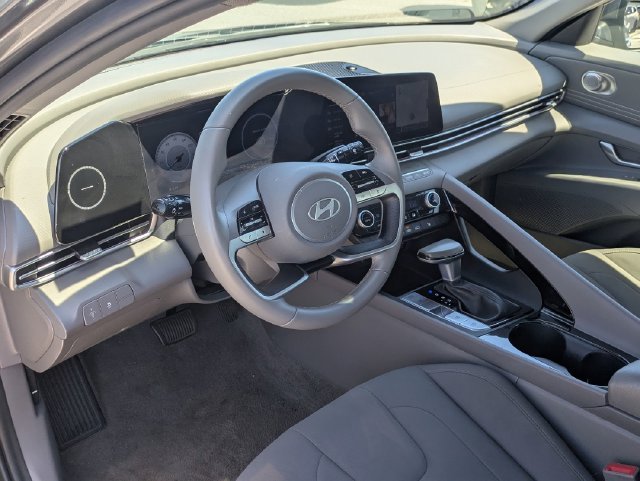Used 2025 Gray Hyundai SEL Convenience image 35