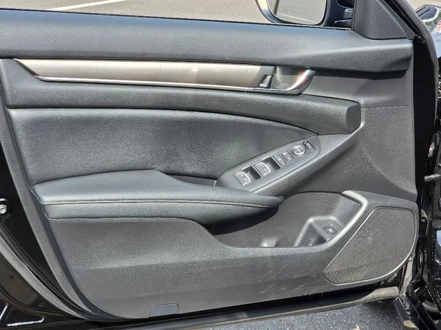 Used 2022  Honda LX image 19