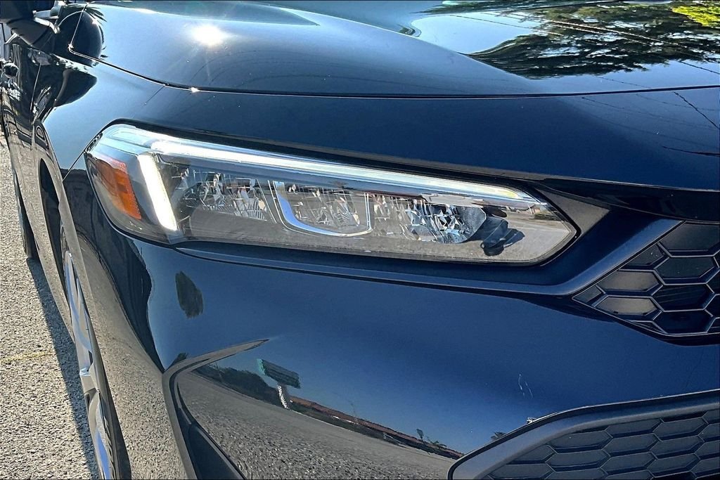 Used 2025  Honda LX image 30