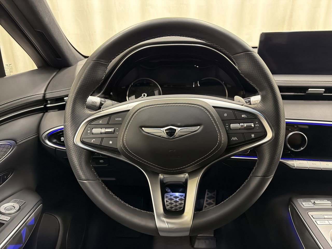 2025 GENESIS GV70 Sport - Photo 16