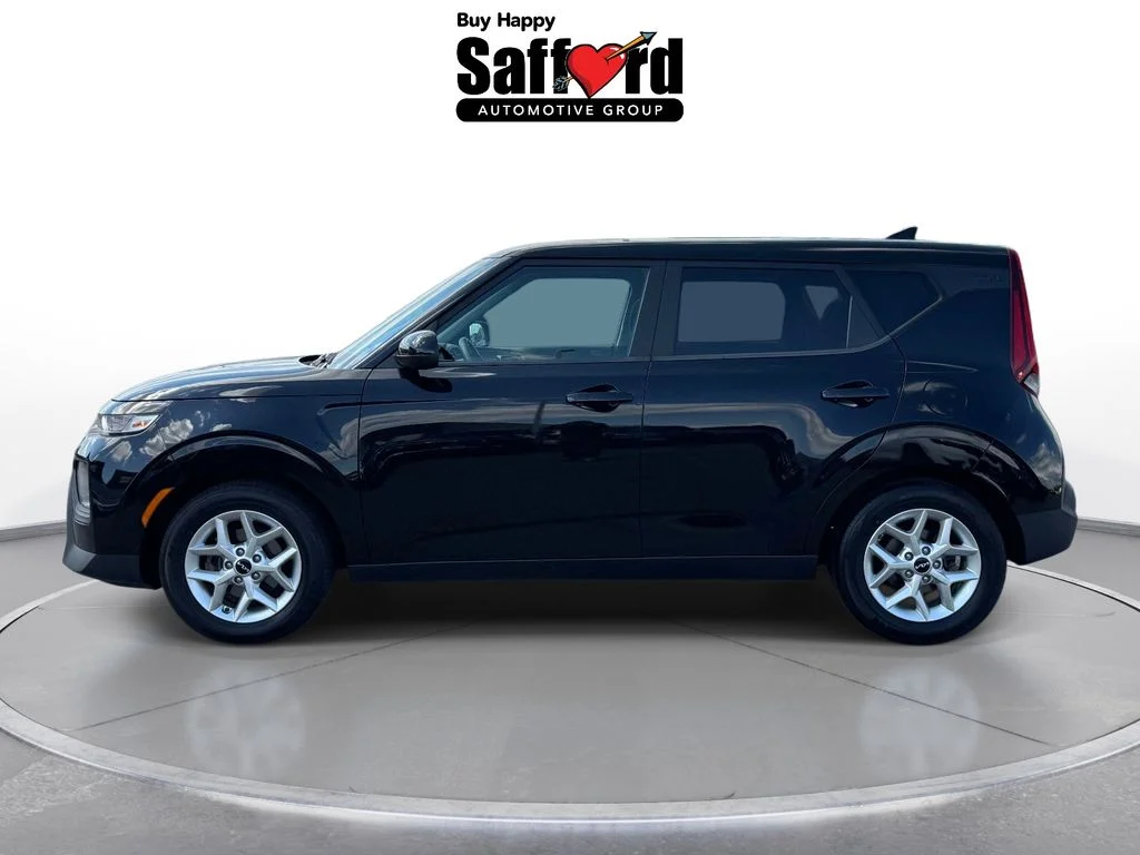 Used 2022 Black Kia LX image 5