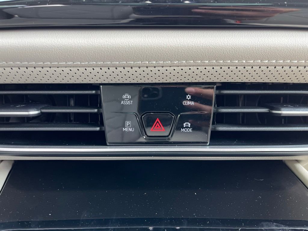New 2026 Black Volkswagen 2.0T SE w/Technology image 15