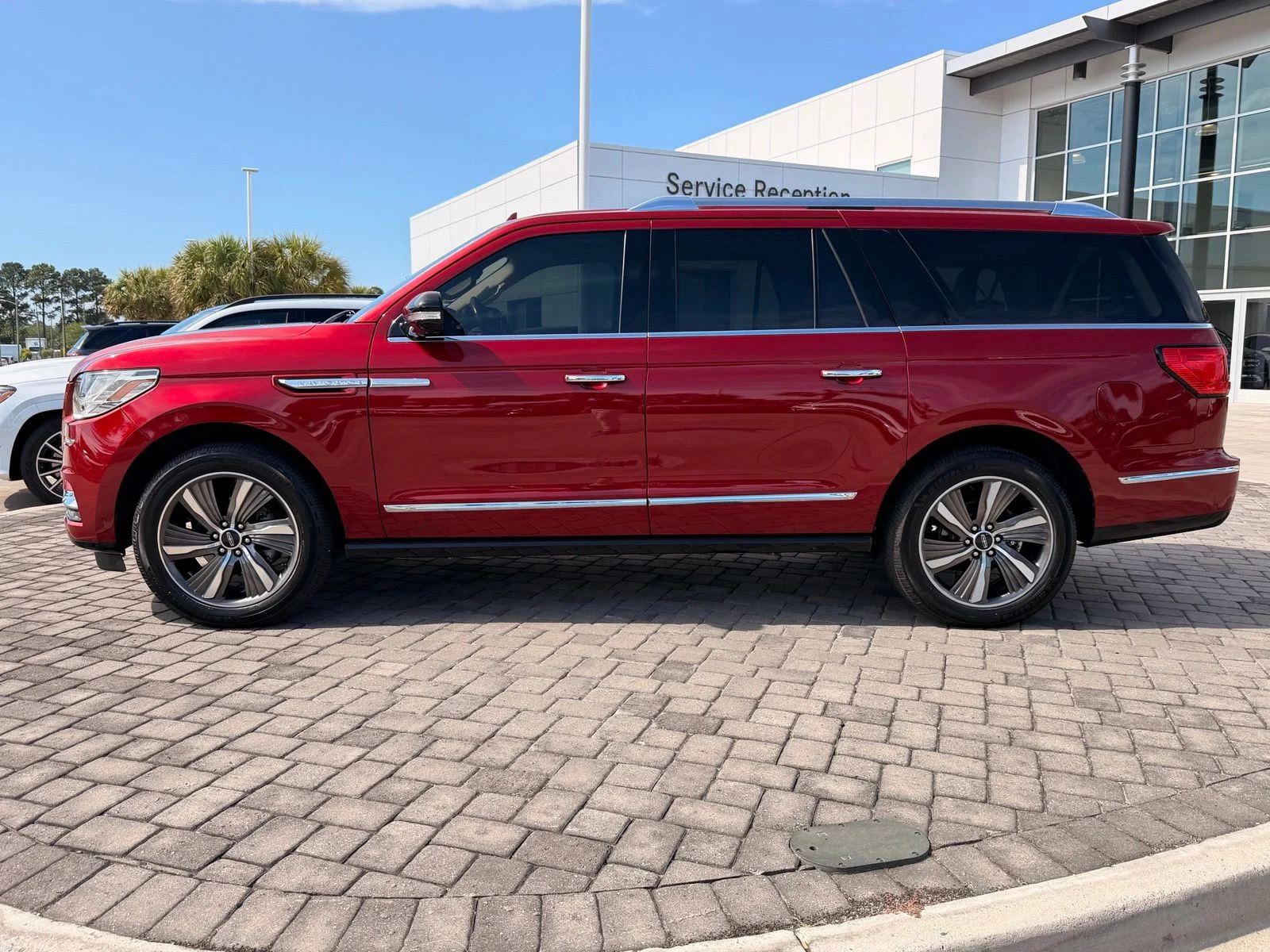 Used 2019 Ruby Red Metallic Lincoln Reserve image 12