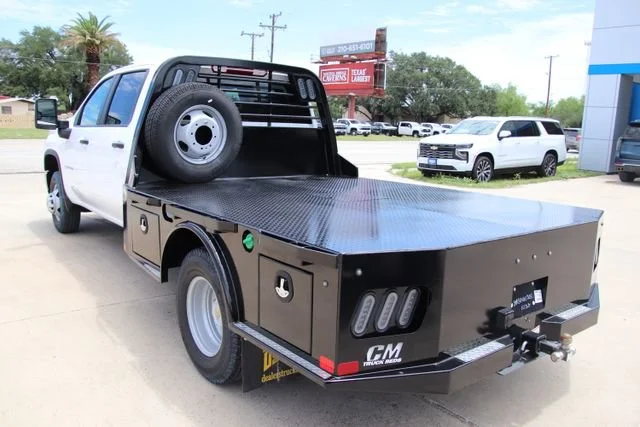 New 2026 Summit White Chevrolet Work Truck image 7