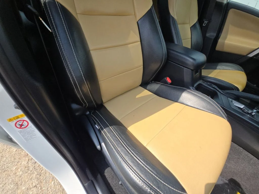 Used 2016 White Toyota XLE image 29