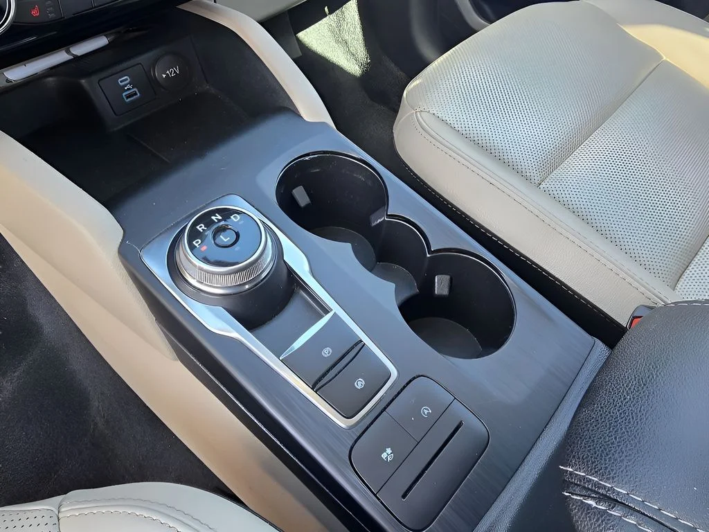 Used 2022 Carbonized Gray Metallic Ford SEL image 19