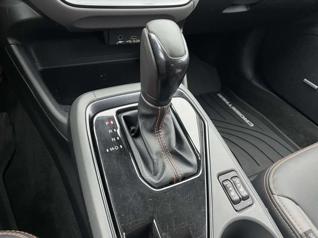 Used 2025 Ice Silver Metallic Subaru Limited image 20