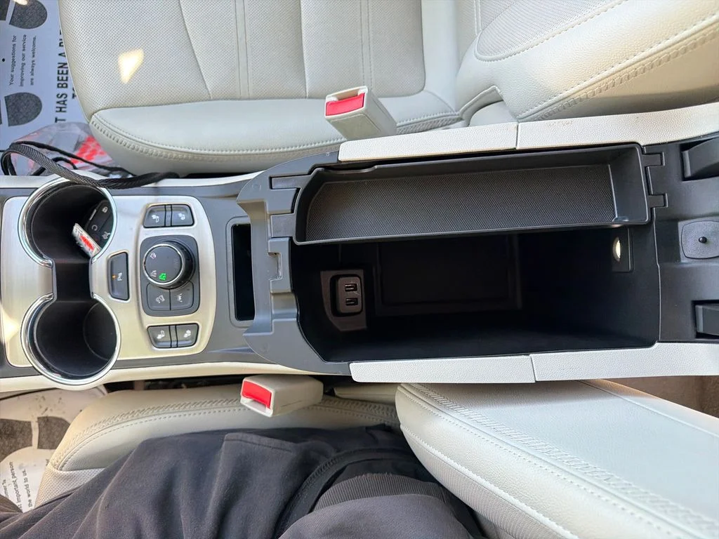 Used 2023 Summit White GMC Denali image 29