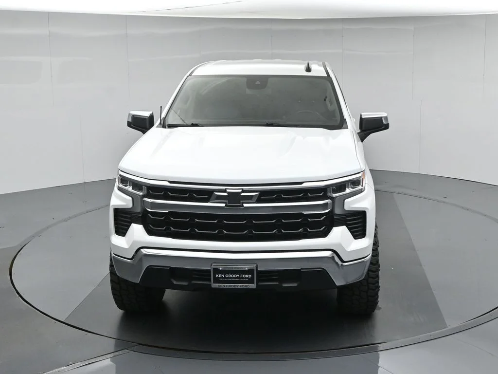 Used 2023 White Chevrolet LT image 40
