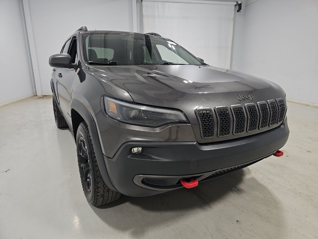Used 2020 Granite Crystal Metallic Jeep Trailhawk image 2