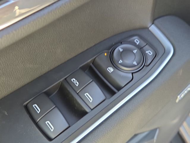 New 2026 Sterling Metallic GMC Elevation image 17